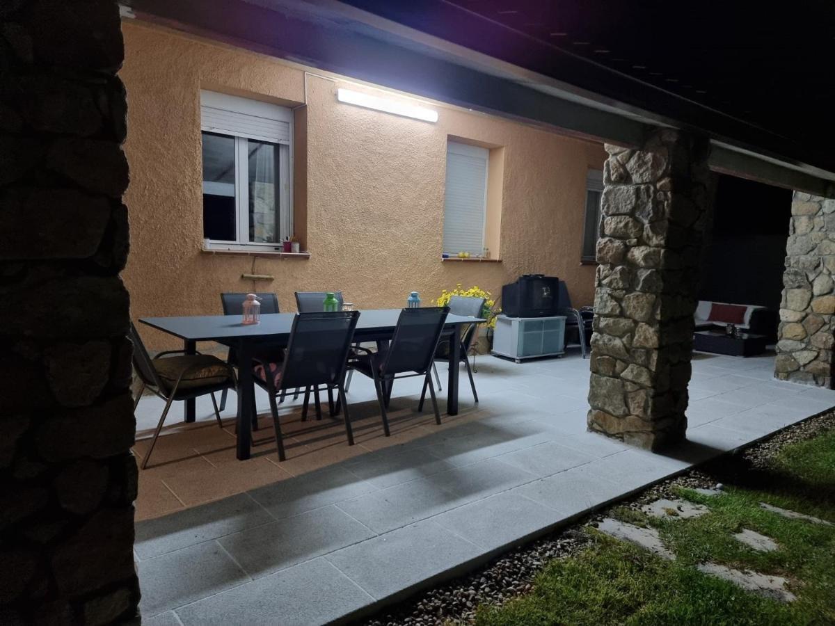 Villa Pancorbo Velayos Exterior foto